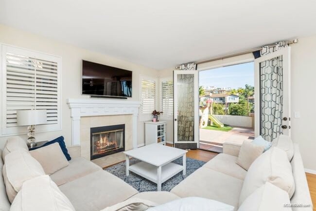 Building Photo - Look no further than this Gorgeous 5 bedroom home in Carlsbad with views for miles.