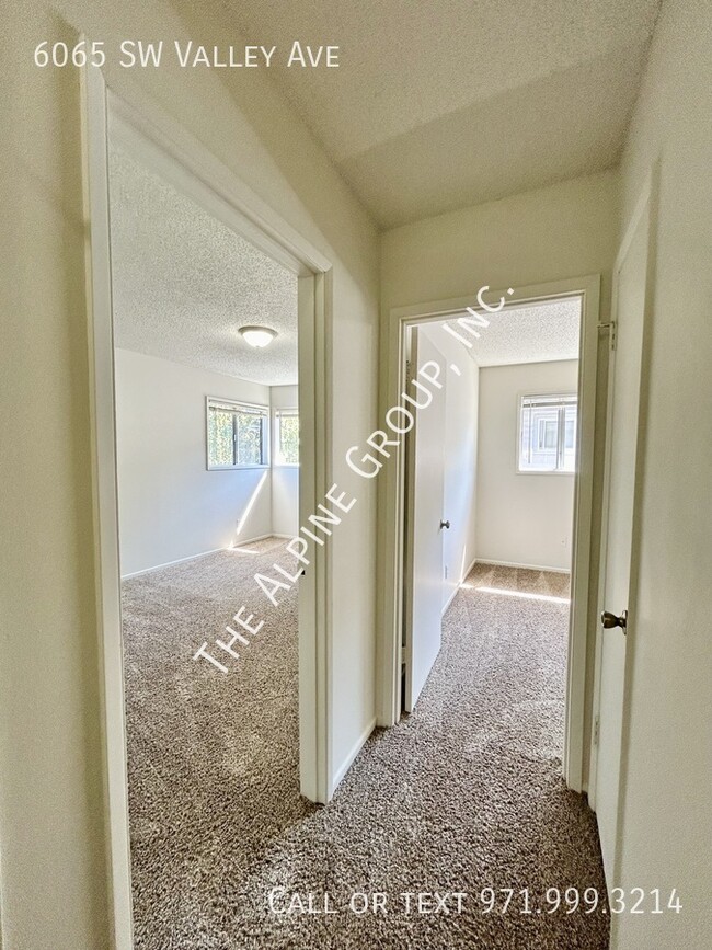 Building Photo - 2 Bedroom Townhome in Beaverton off Allen ...