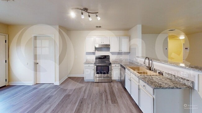 Building Photo - 4909 Parkview Hills Ln