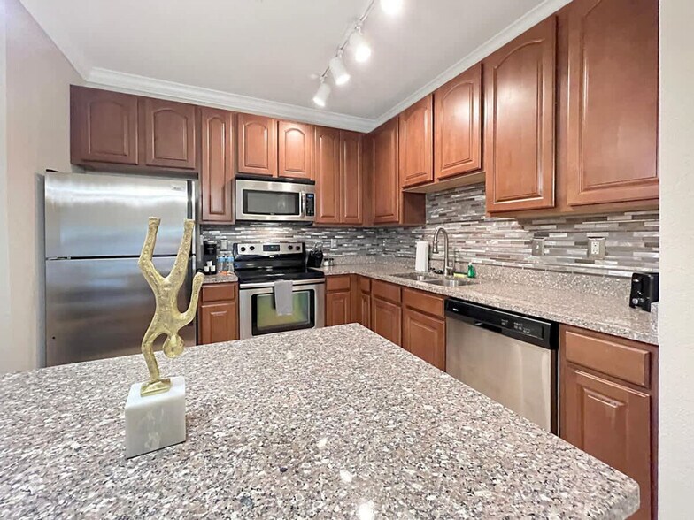 Building Photo - 2021 N Lemans Blvd