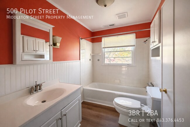 Building Photo - 500 Pilot St