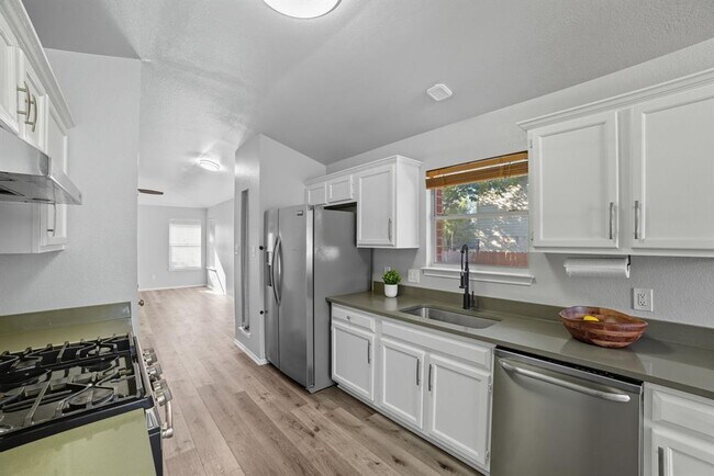 Building Photo - 1226 Brashear Ln