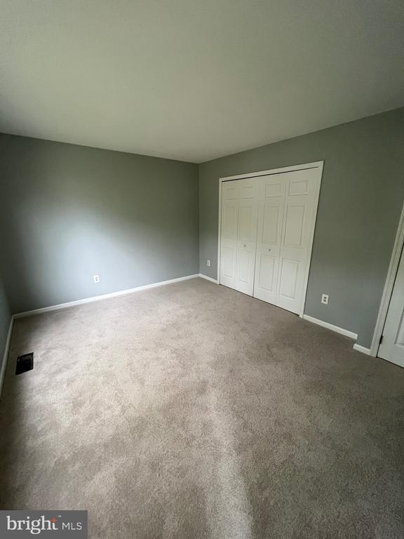 Building Photo - 9365 Tartan View Dr
