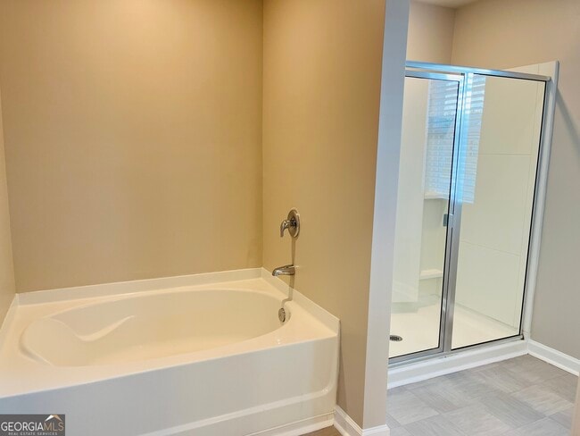 Building Photo - 19 White Spruce Wy
