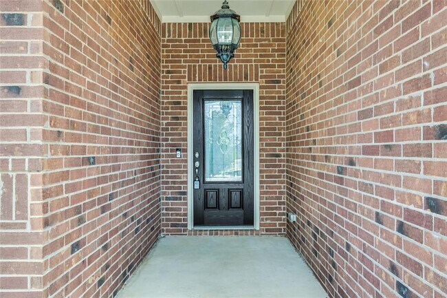 Building Photo - 19600 Woodrow Wilson St