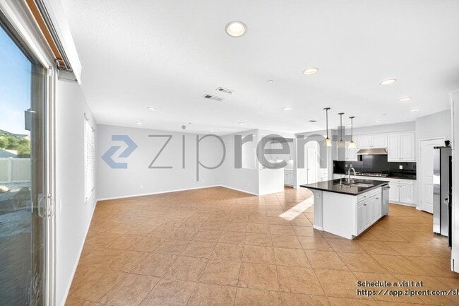 Building Photo - 5746 Brianhead Dr