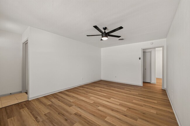 Building Photo - 1705 Eldon St