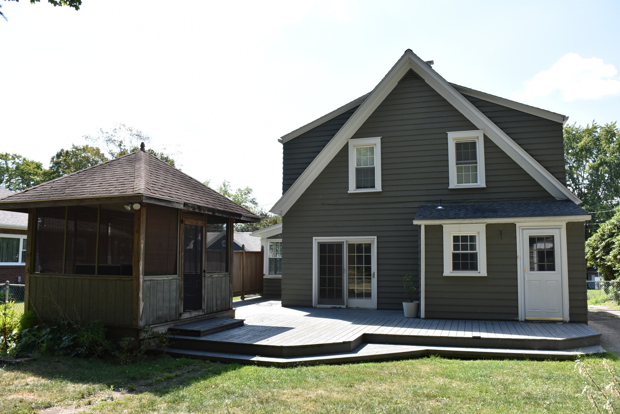 Building Photo - 351 Ravine St