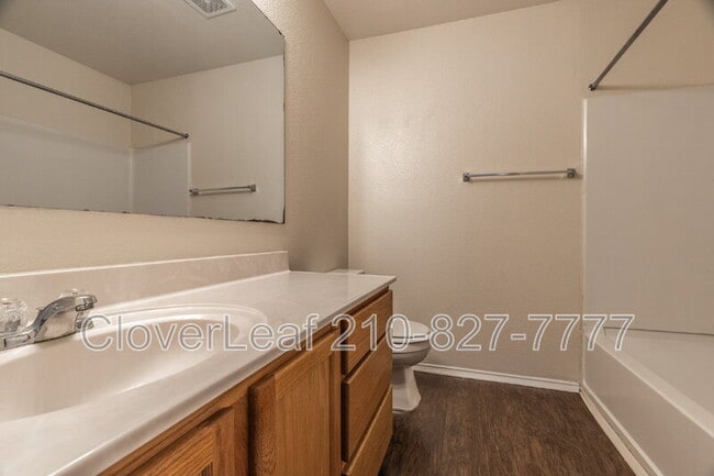 Building Photo - 104 Bay Willow