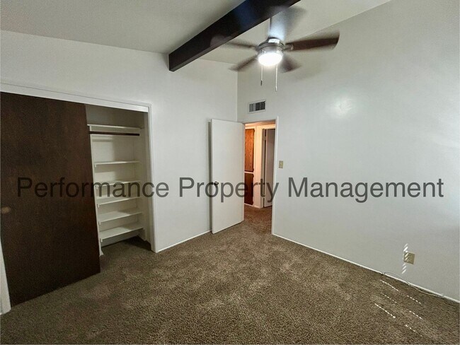 Building Photo - Charming 2 Bed/2 Bath NE Bakersfield Home ...