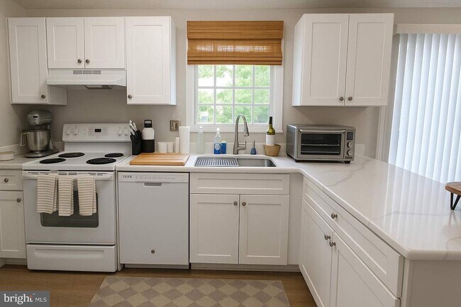 Building Photo - 12442 Quail Woods Dr