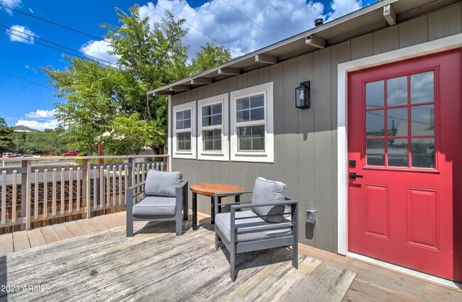 Building Photo - 258 S Sutherland St