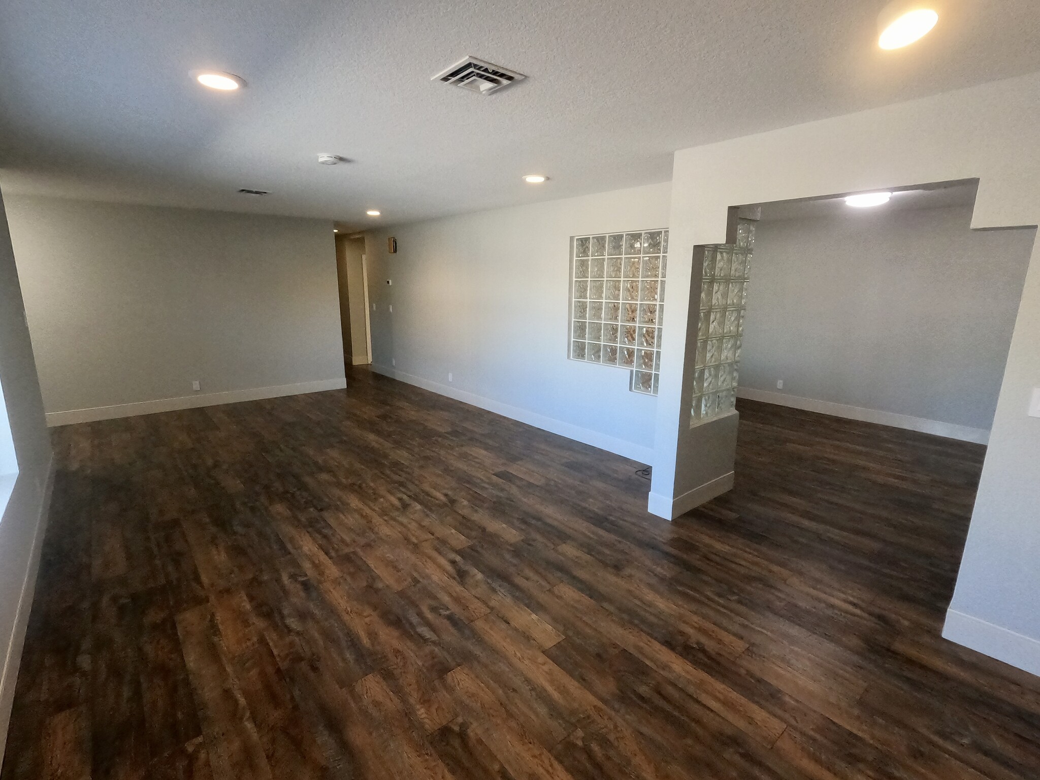 Living room - 604 Bonita Ave