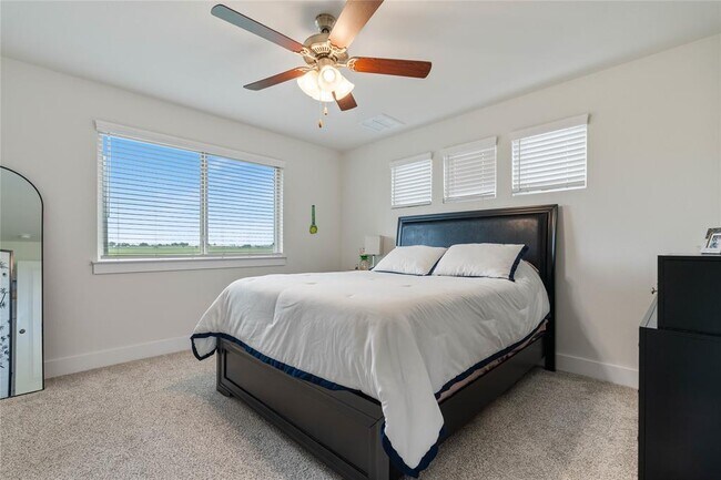 Building Photo - 603 White Steppe Way