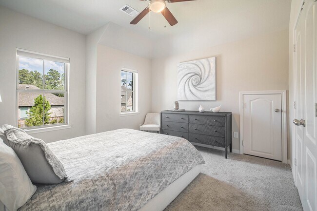 Building Photo - 206 Liatris Ct