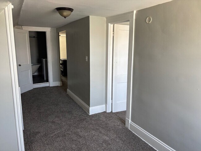 Building Photo - 1750 Alcoy Rd