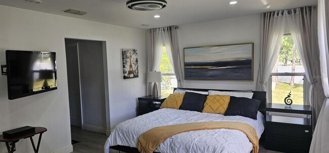 Building Photo - COMPLETELY FURNISHED 3 bed /2 bath  - 55+ ...