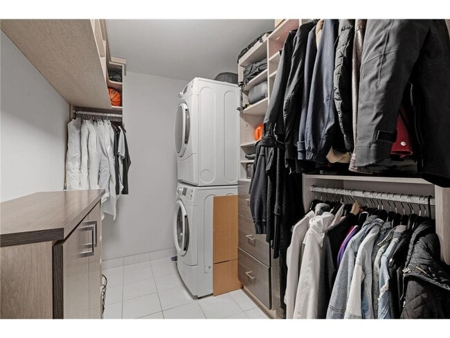 Building Photo - 740 Portland Ave