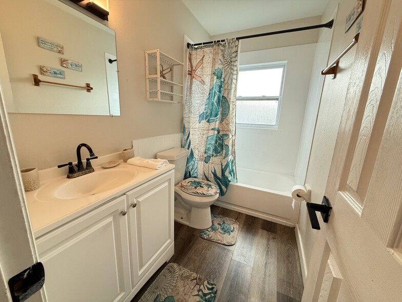 Building Photo - 4590 76th Ave N