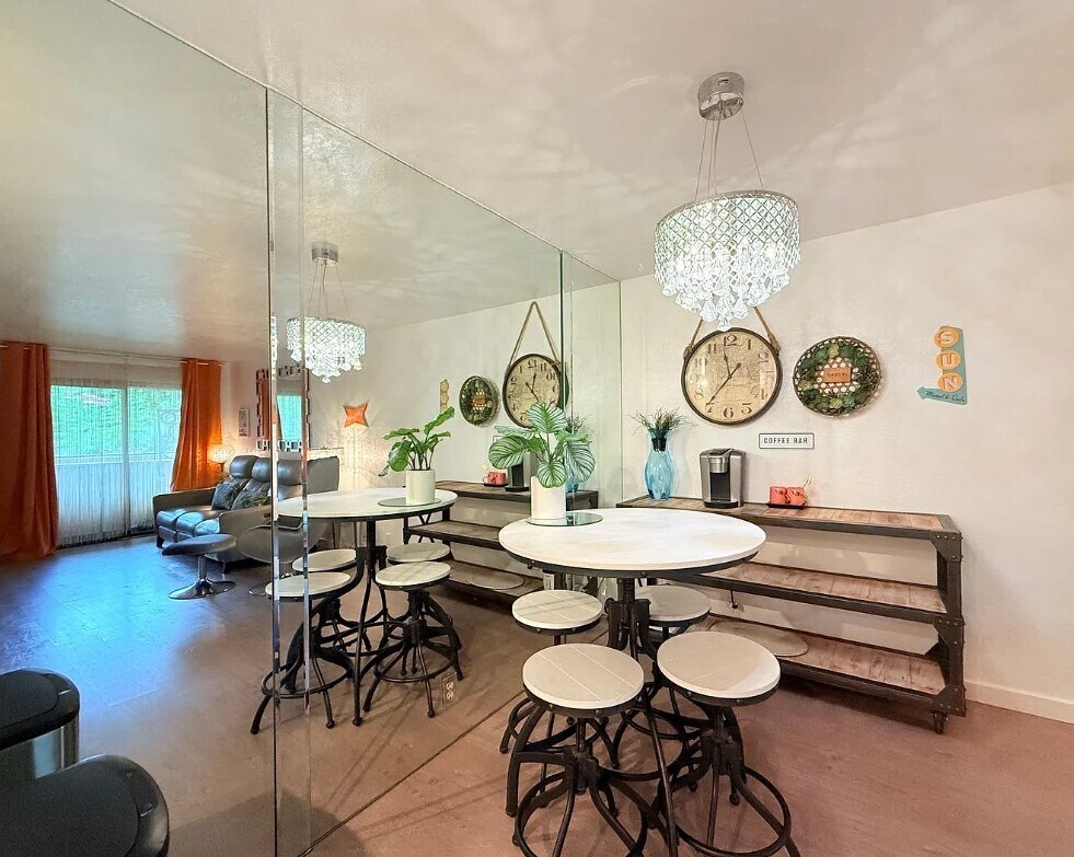 Building Photo - 680 N Ashurst Ct