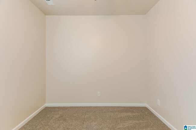 Building Photo - 1043 Kerry Dr