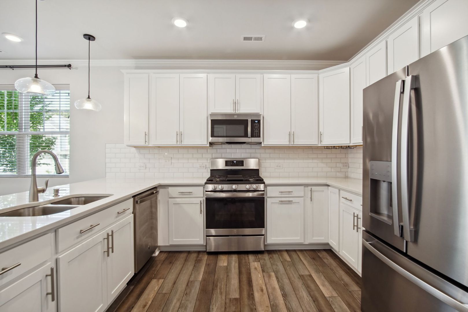 Building Photo - 102 Bedivere Ln