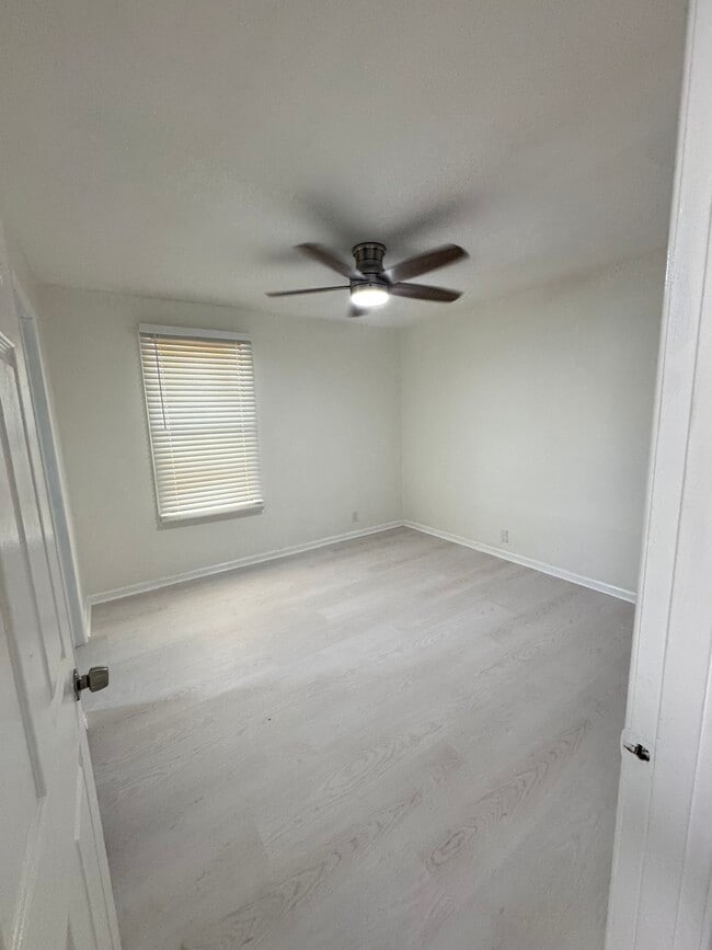 Building Photo - 274 Bayberry Dr