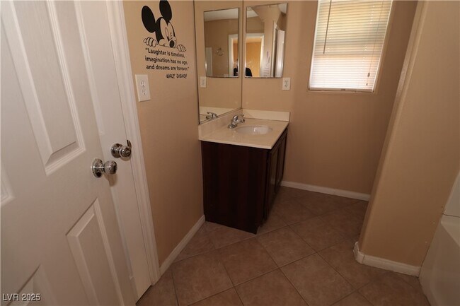 Building Photo - 5940 Feral Garden St