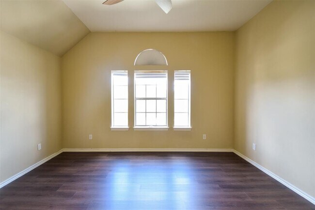 Building Photo - 1326 Laura Hills Ln