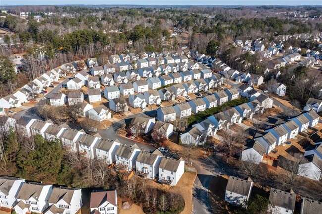 Building Photo - 400 Spring Head Dr SE