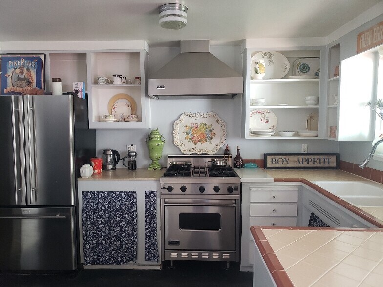 Building Photo - 1604 N 203rd Pl