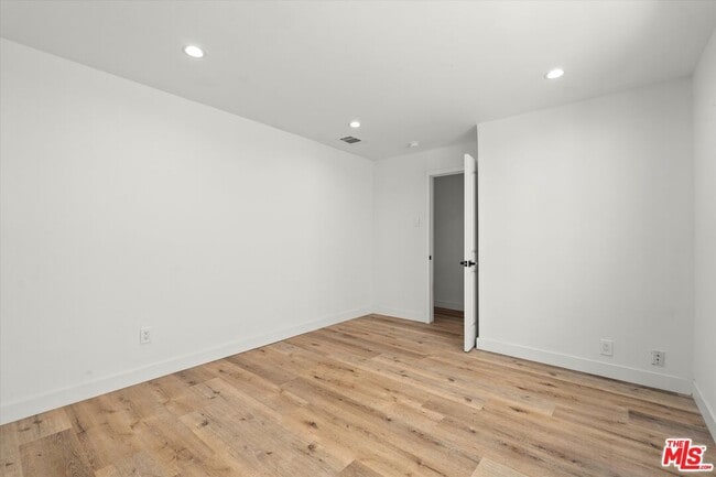 Building Photo - 3748 Veteran Ave