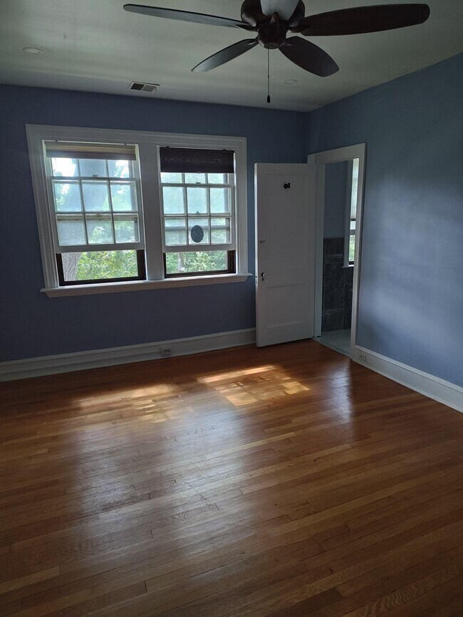 Bedroom - 415 City Ave