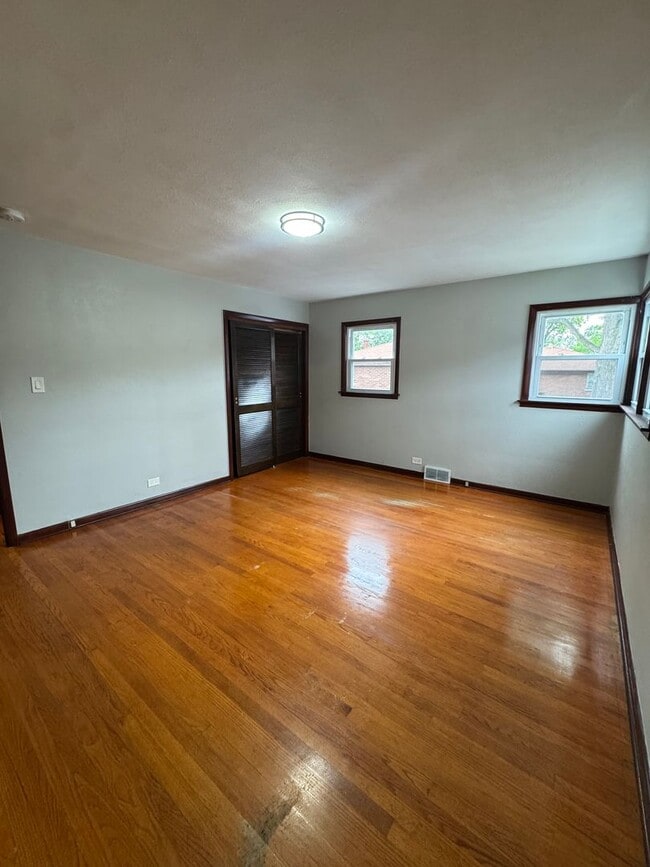 Building Photo - Beautiful 3-bedroom house for Rent AVAILAB...