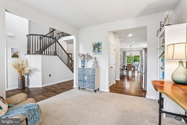Building Photo - 427 Green Meadow Dr.