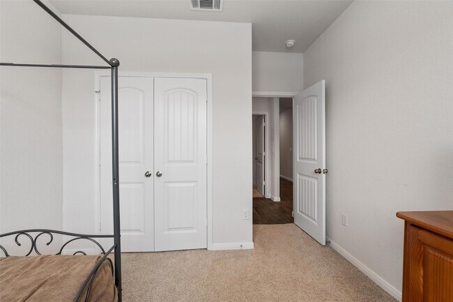 Building Photo - 301 Brooklyn Dr