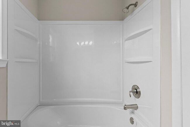 Building Photo - 1006 Stone Ave