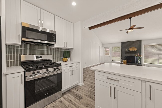 Building Photo - 22314 N Fork Dr