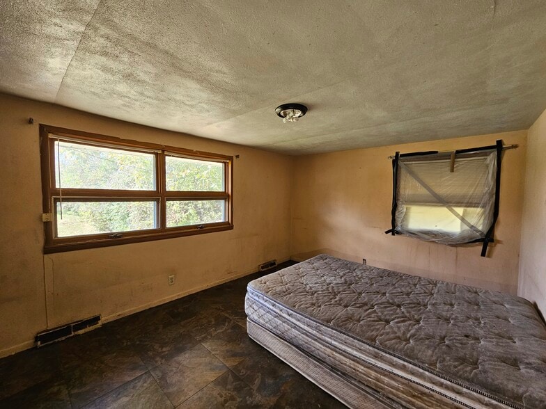 Building Photo - 1611 Mousette Ln