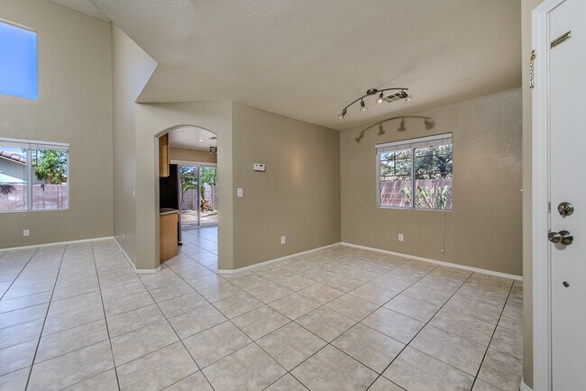 Building Photo - Stunning Gated Community in Summerlin!