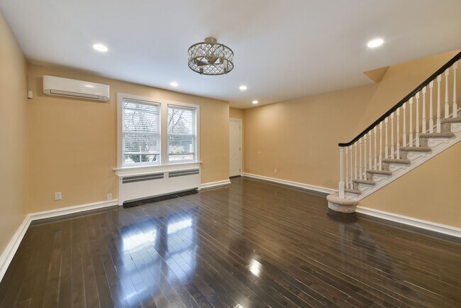 Building Photo - Beautifully Renovated 3 Bedroom Home Now Available For Rent in Cedarbrook!!!
