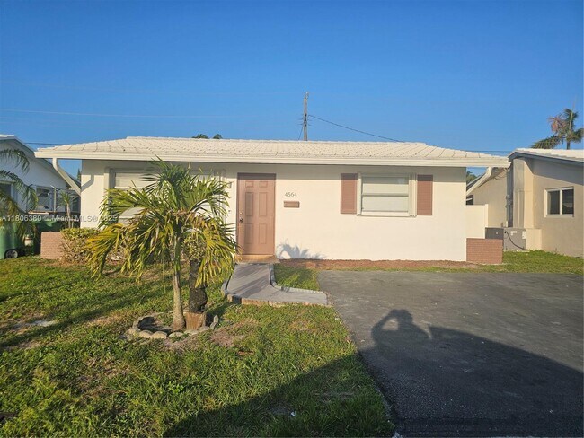 Primary Photo - 4564 NW 16th Terrace