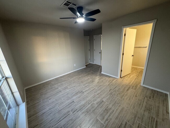 Building Photo - Storm Shelter!!! This 3 bed, 2 bath, 2 Car Garage home has new paint, kitchen and bathroom granit...