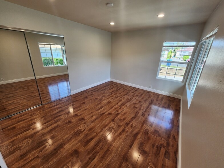 Building Photo - 13132 Hartland St