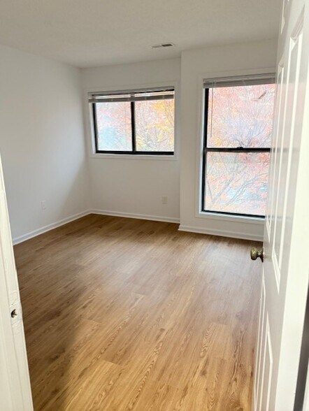 Building Photo - 900 Mix Ave