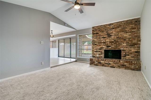 Building Photo - 614 Debra Dr