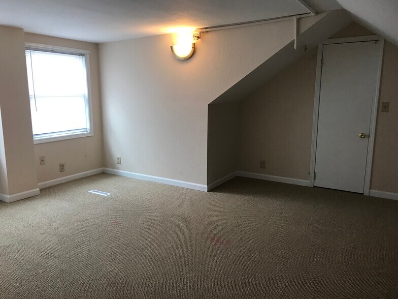 Upper Level Bedroom - 807 W Mission Ave