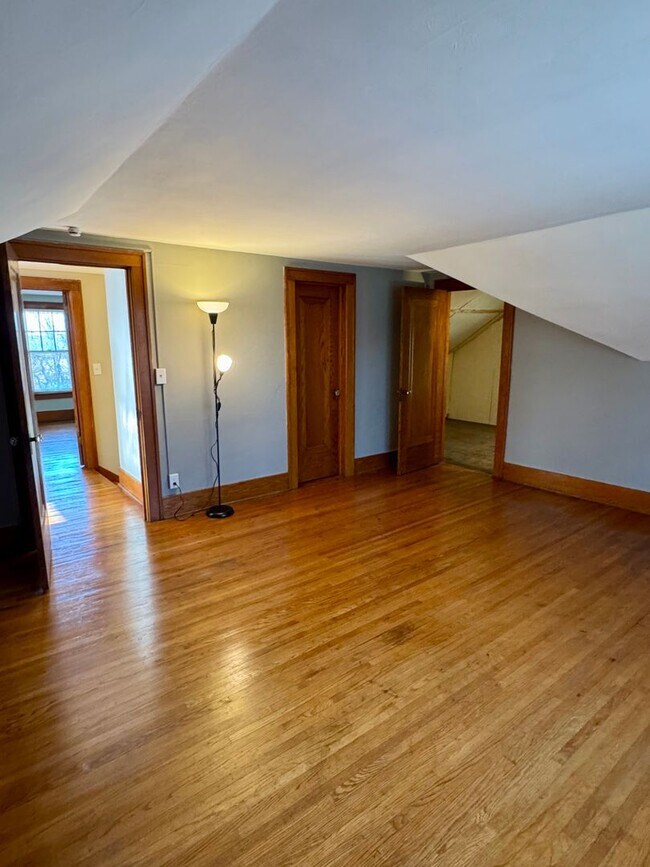 Building Photo - Charming 4-Bedroom Home in Private Setting