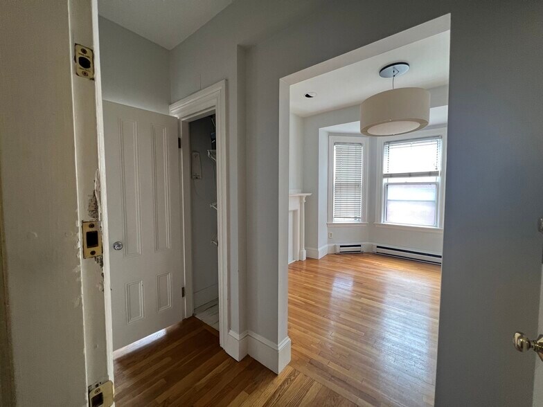 Building Photo - 583 Massachusetts Ave