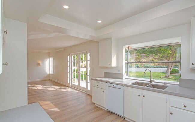 Building Photo - 7960 Represa Cir